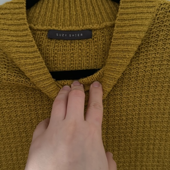 Egg yolk yellow hand knitted Suzy Shier sweater size L - Picture 2 of 3